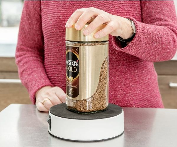 Easy-Up bruges til at åbne et glas instant kaffe